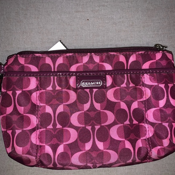 Mid 2000s coach clutch - Picture 1 of 3